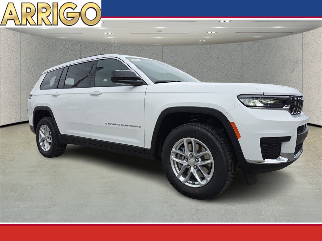 2025 Jeep Grand Cherokee L Laredo's photo