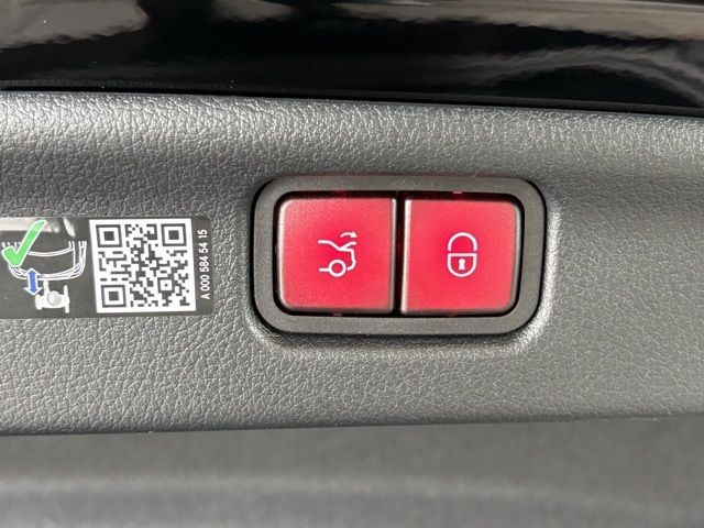2025 Mercedes Benz C 300 photo 28
