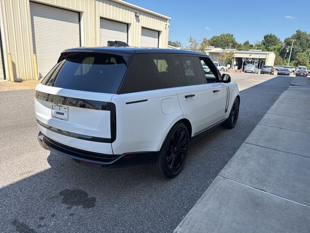 2023 Land Rover Range Rover SE photo 6
