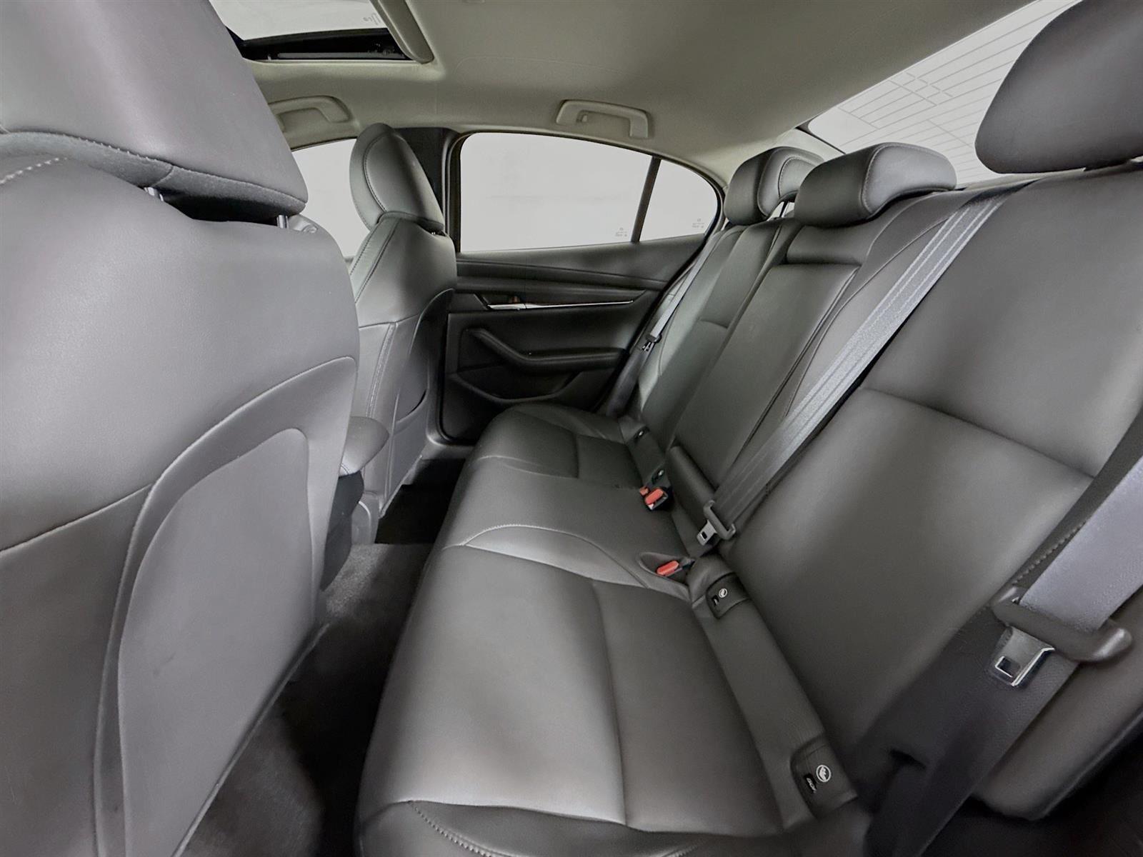 2025 Mazda Mazda3 2.5 s Preferred photo 29