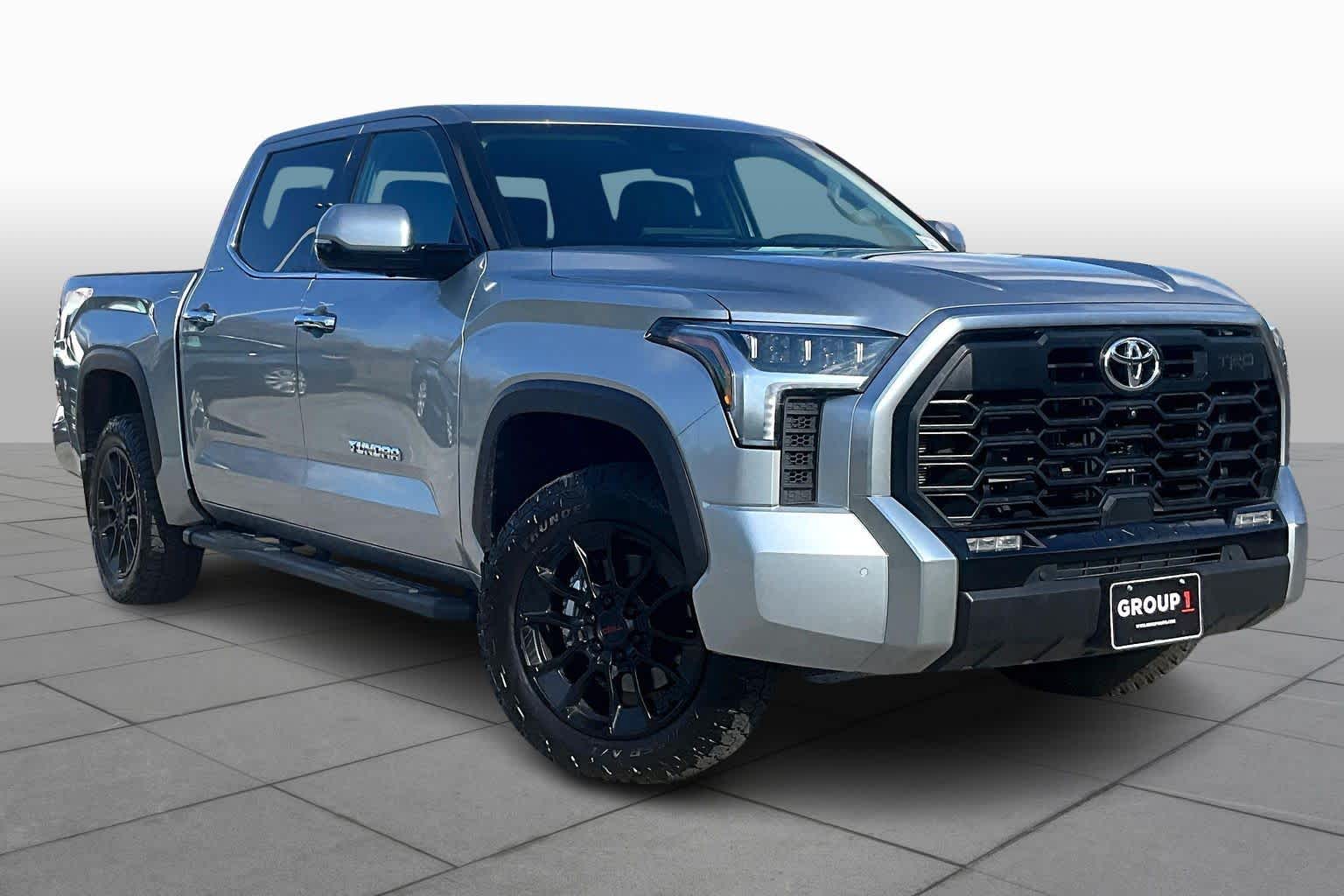 2022 Toyota Tundra Limited CrewMax photo 2