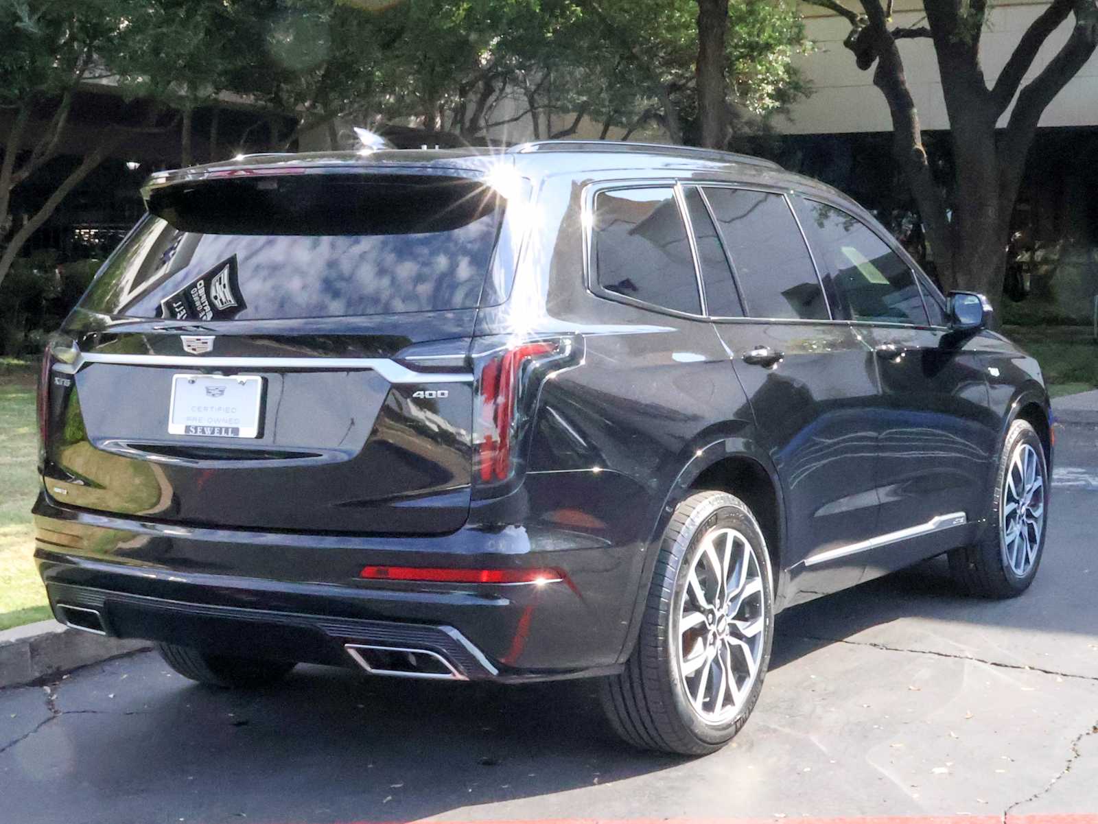 2024 Cadillac XT6 Sport photo 2