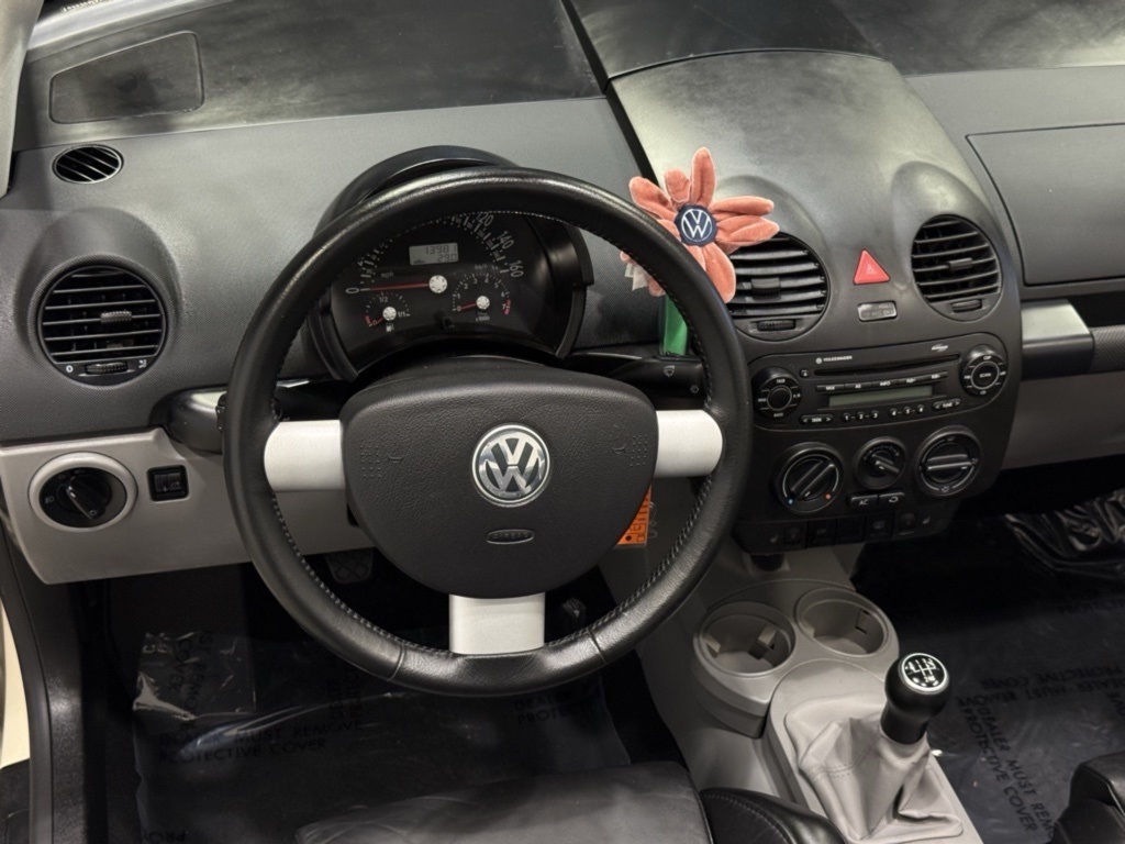 2005 Volkswagen Beetle Convertible GLS photo 25