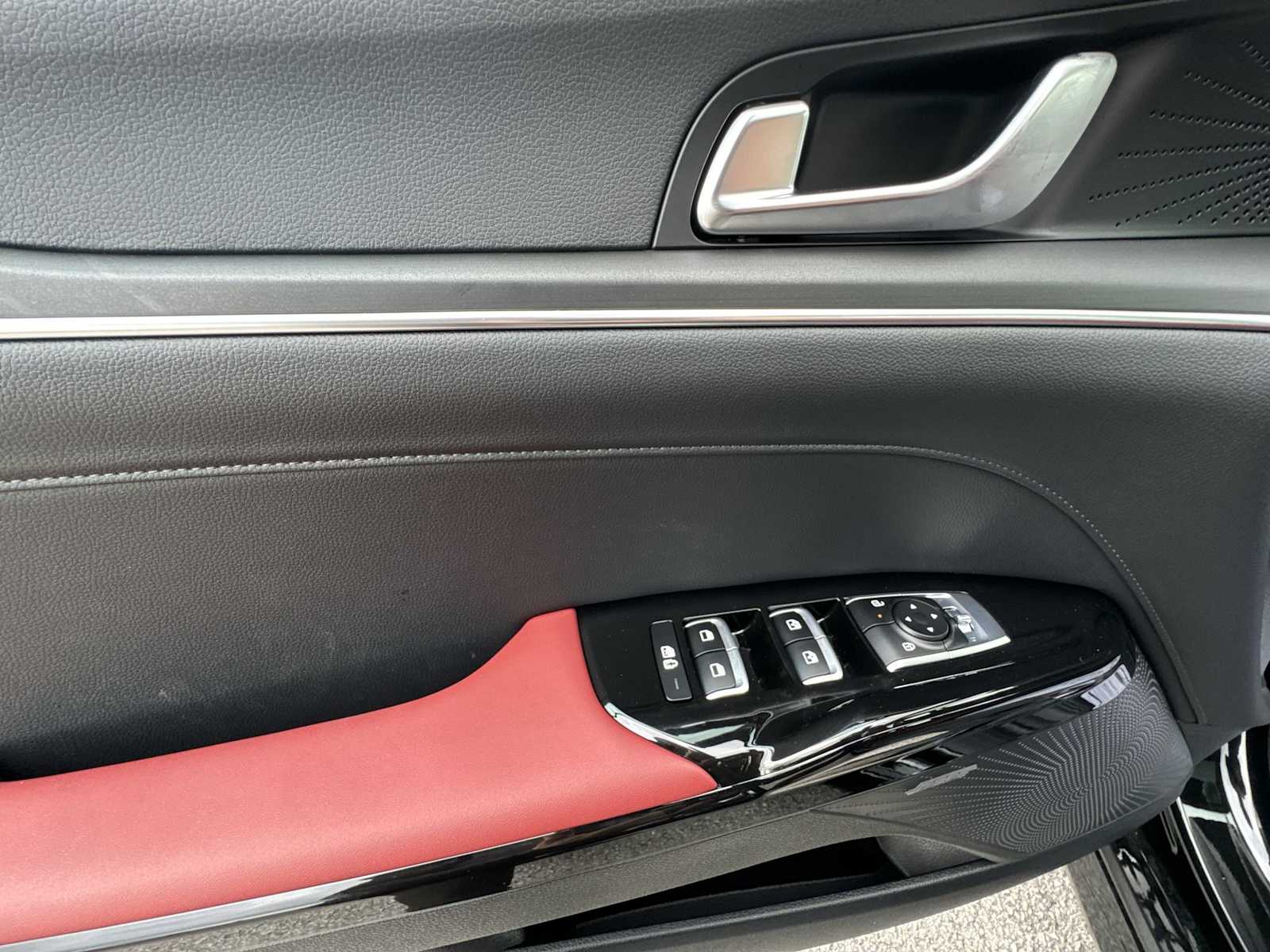 2025 Kia K5 GT-Line photo 13