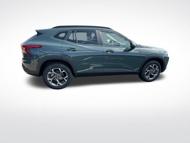 2025 Chevrolet Trax LT photo 6