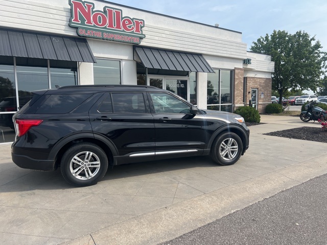2021 Ford Explorer XLT photo 3