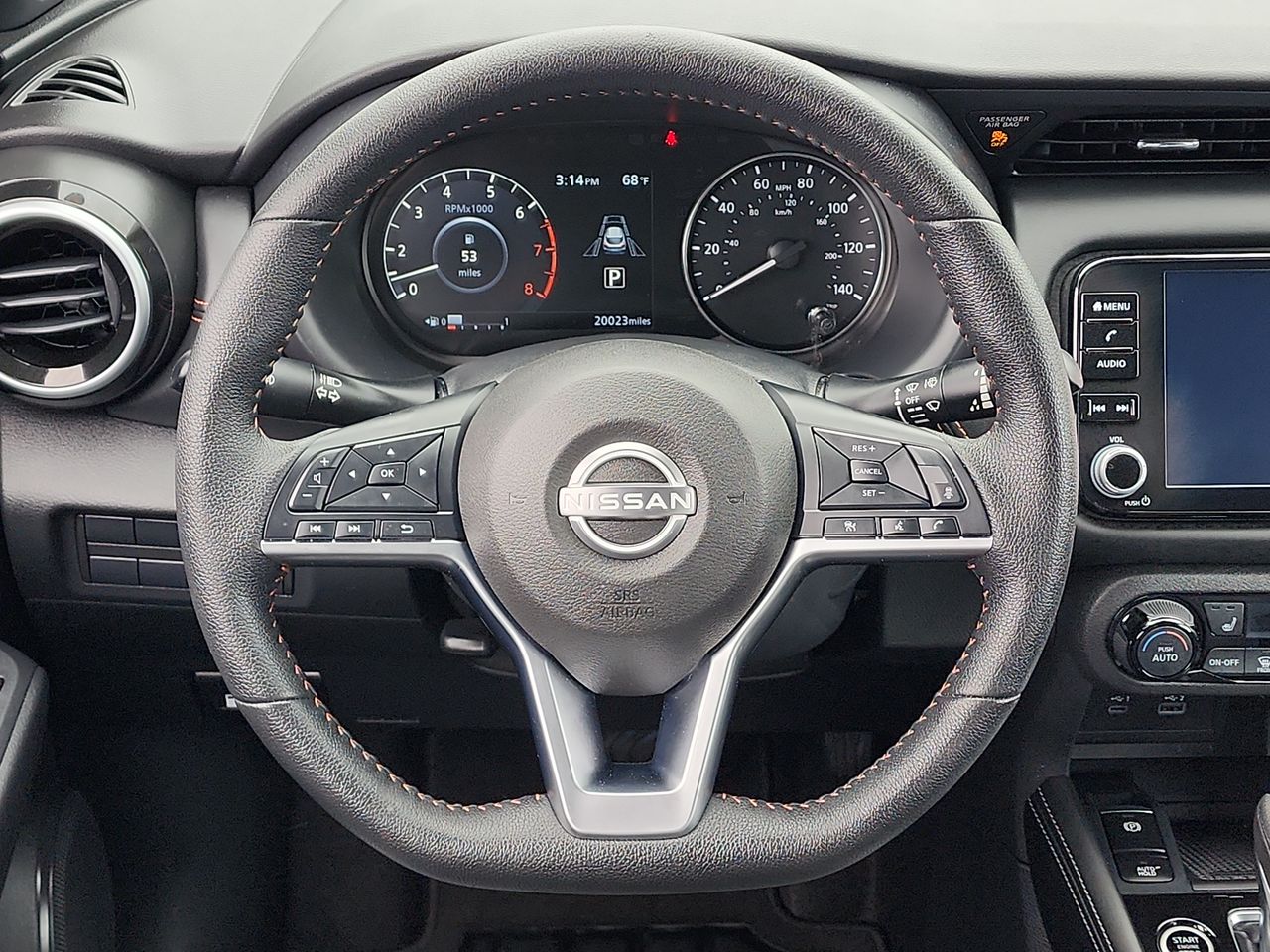 2024 Nissan Kicks SR photo 19