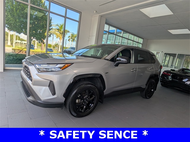2024 Toyota RAV4 LE photo 4