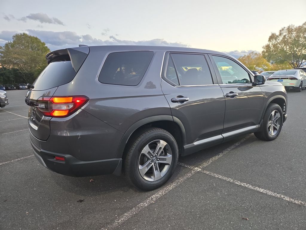 2025 Honda Pilot EX-L photo 4