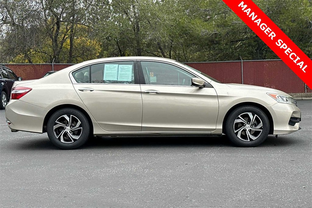 2016 Honda Accord LX photo 3