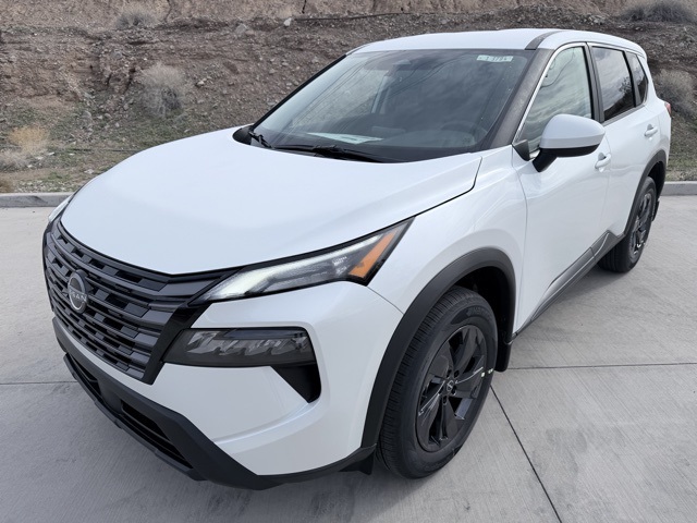 2026 Nissan Rogue SV's photo