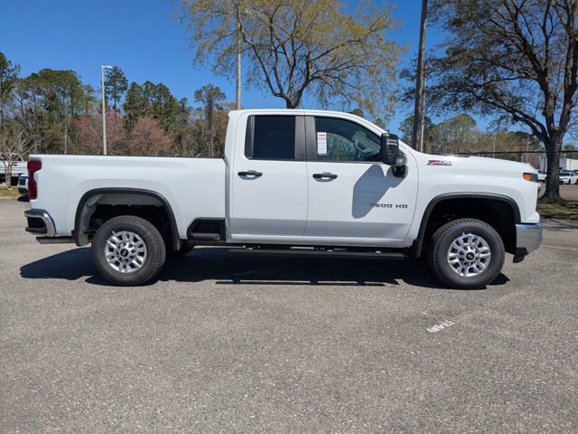 2025 Chevrolet Silverado 2500HD photo 2