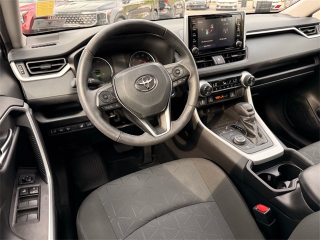 2021 Toyota RAV4 Hybrid XLE photo 2