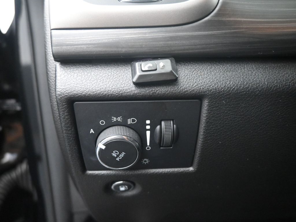 2021 Jeep Grand Cherokee Laredo X photo 19