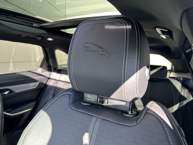 2026 Jaguar F-PACE P250 R-Dynamic S photo 8