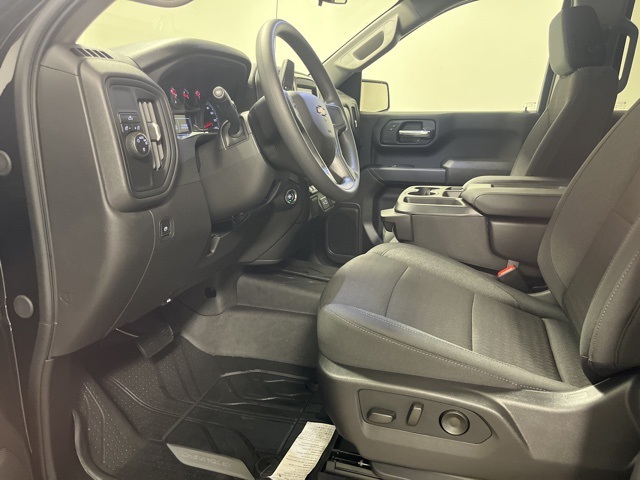 2025 Chevrolet Silverado 1500 Custom photo 14