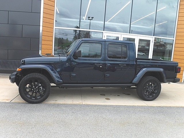 2025 Jeep Gladiator Sport photo 2
