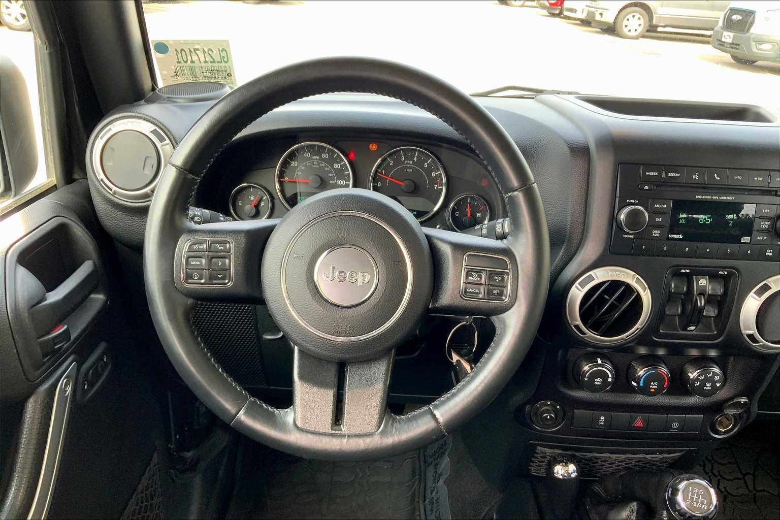 2016 Jeep Wrangler Unlimited Sahara photo 5
