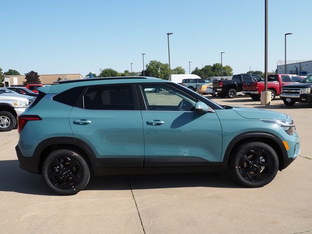 2026 Kia Seltos EX photo 3