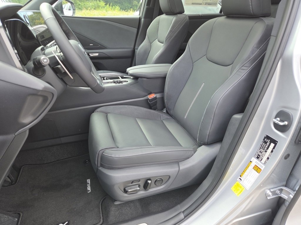 2026 Lexus TX 350 Luxury photo 2