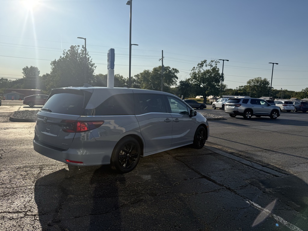 2024 Honda Odyssey Sport photo 4