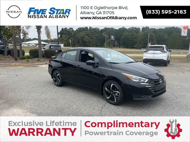 2025 Nissan Versa Sedan SR's photo