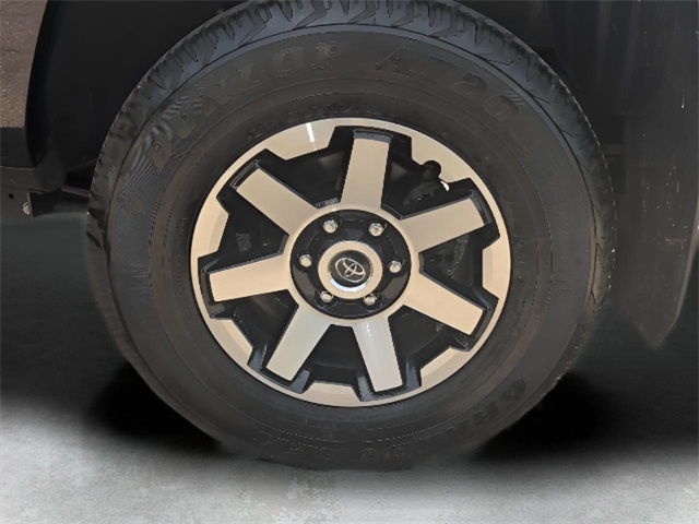 2024 Toyota 4Runner TRD Off-Road photo 8