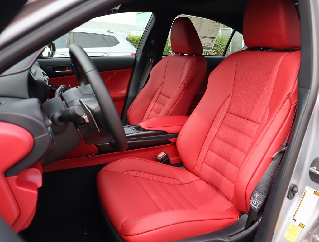 2025 Lexus IS 300 F SPORT photo 30