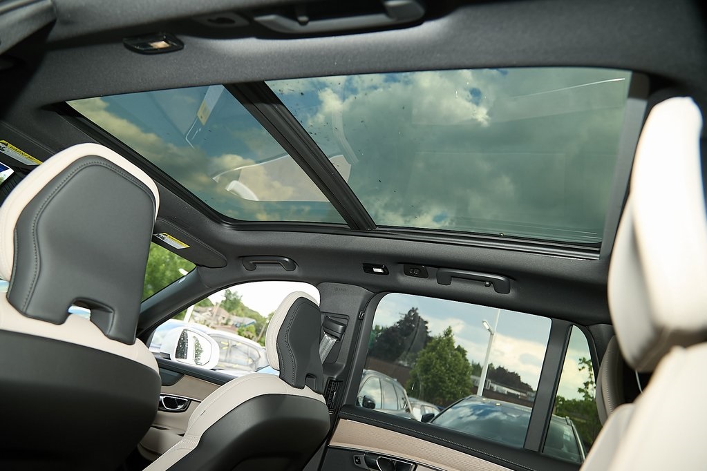 2026 VOLVO XC90 - Image 21