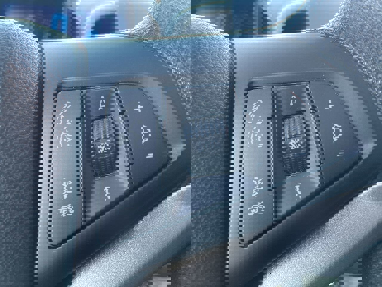 2013 Chevrolet Sonic LT photo 27
