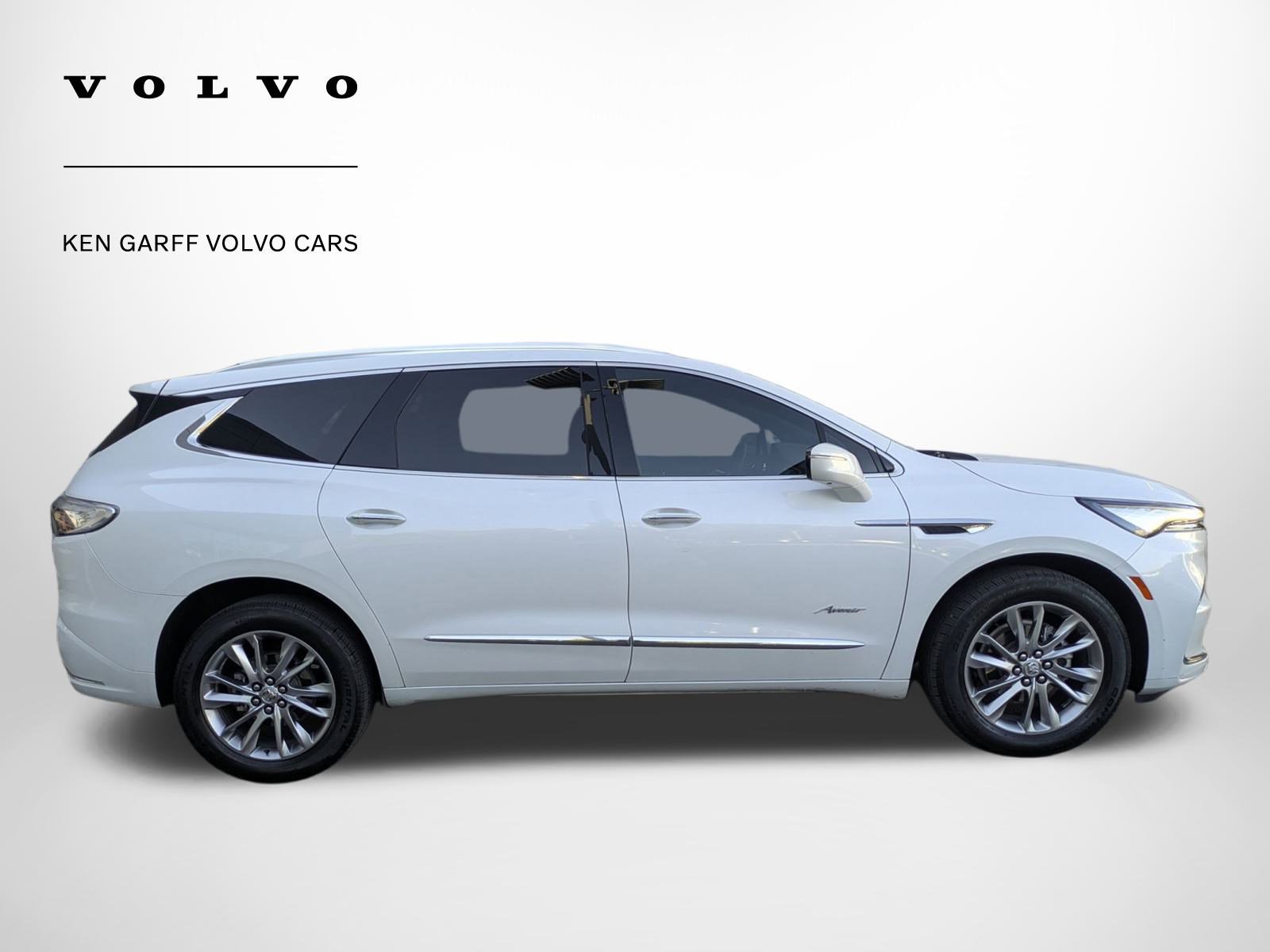 2023 Buick Enclave Avenir photo 2