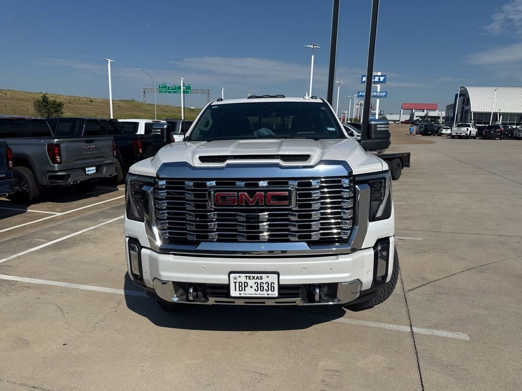 2024 Gmc Sierra 2500 HD Denali photo 2