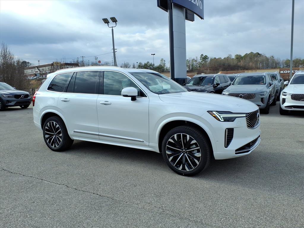 2026 Volvo XC90 Plus's photo