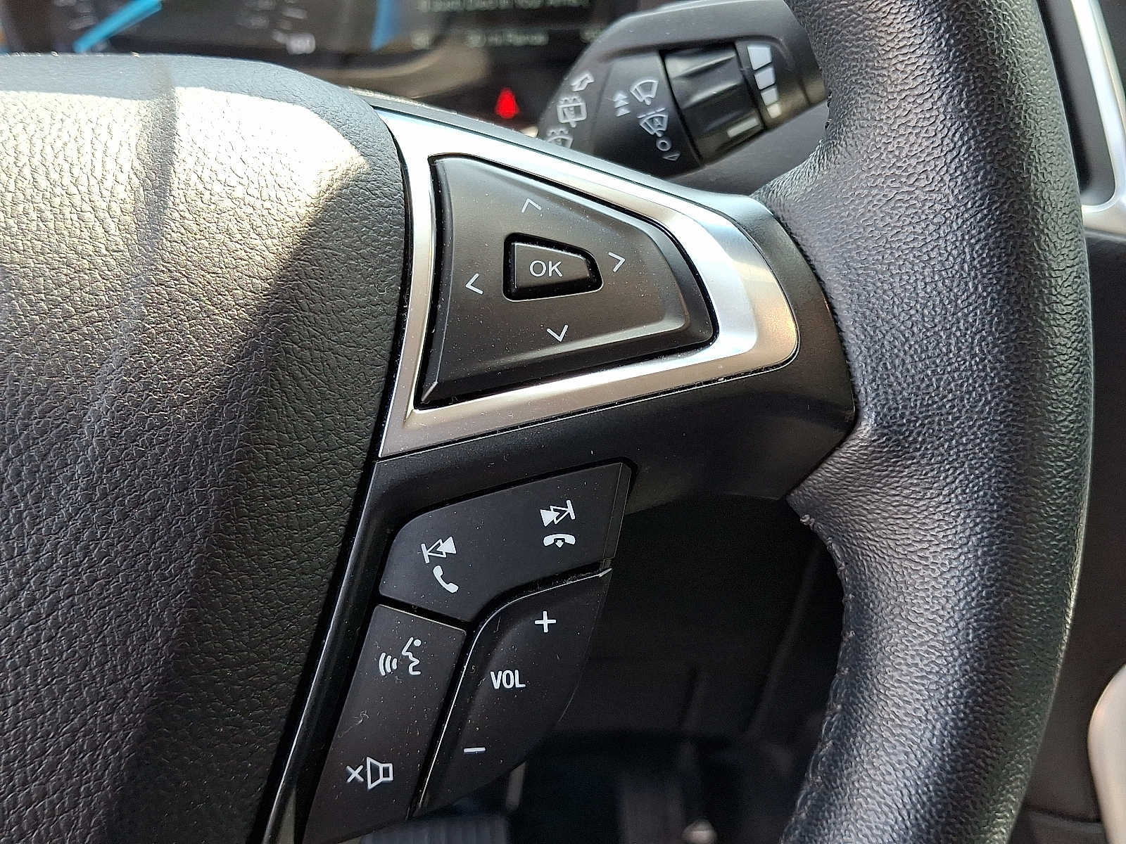 2024 Ford Edge Titanium photo 21
