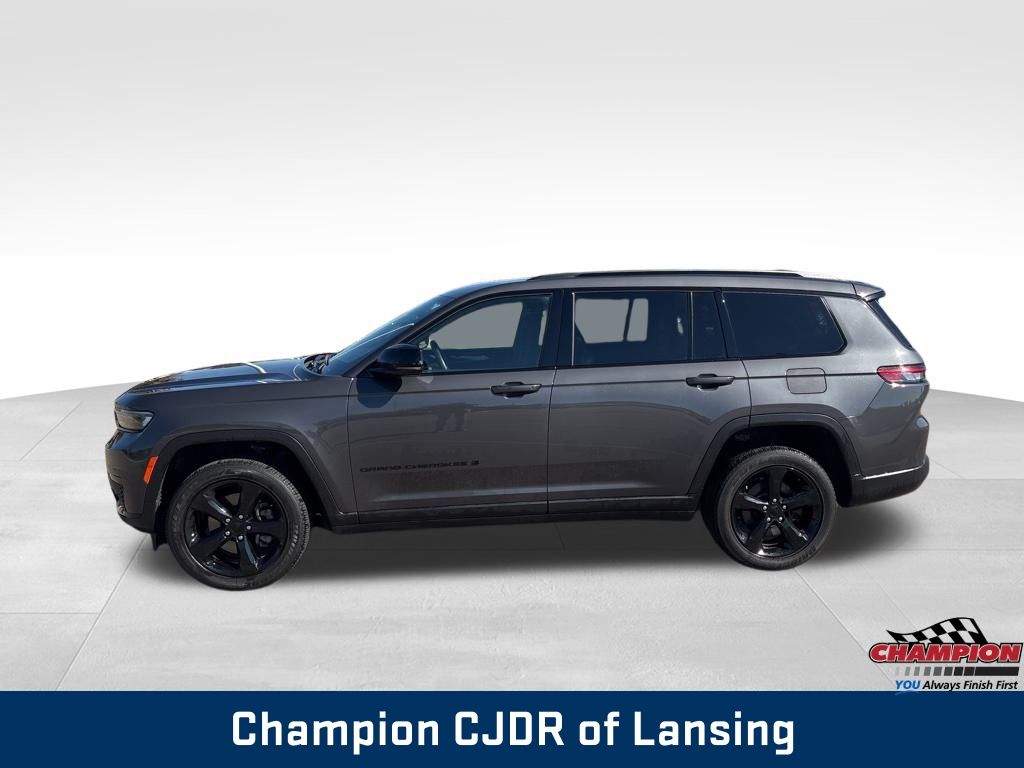2022 Jeep Grand Cherokee Altitude photo 3