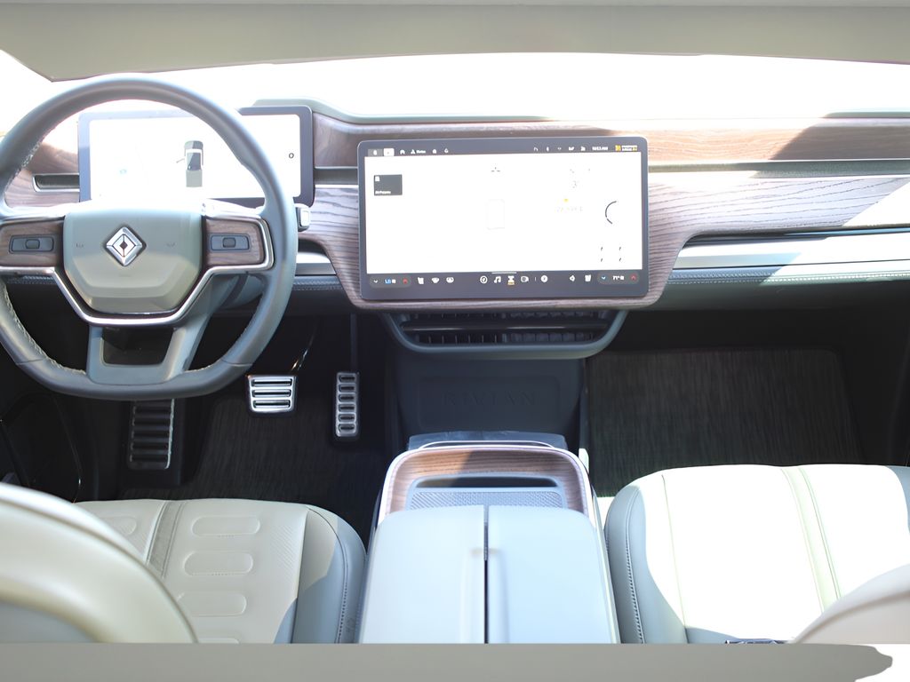2022 Rivian R1T Adventure photo 13