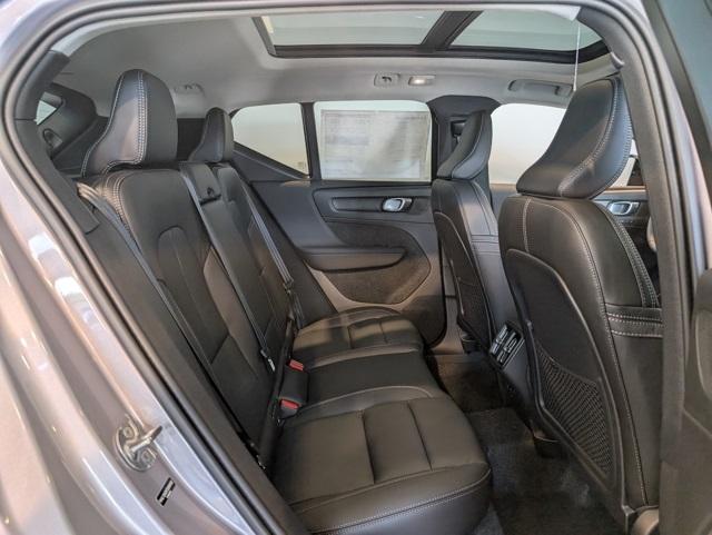 2026 Volvo XC60 B5 Plus photo 27