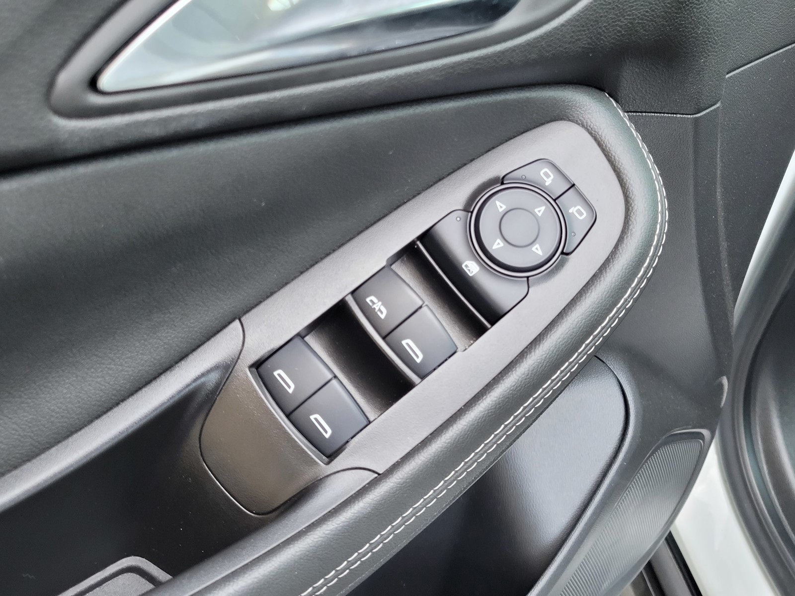 2024 Buick Encore GX Sport Touring photo 13