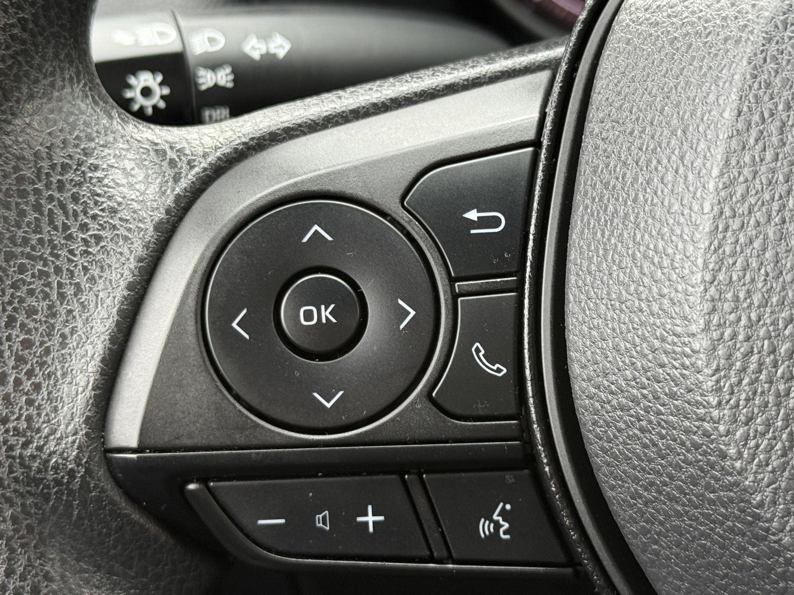 2023 Toyota RAV4 LE photo 14
