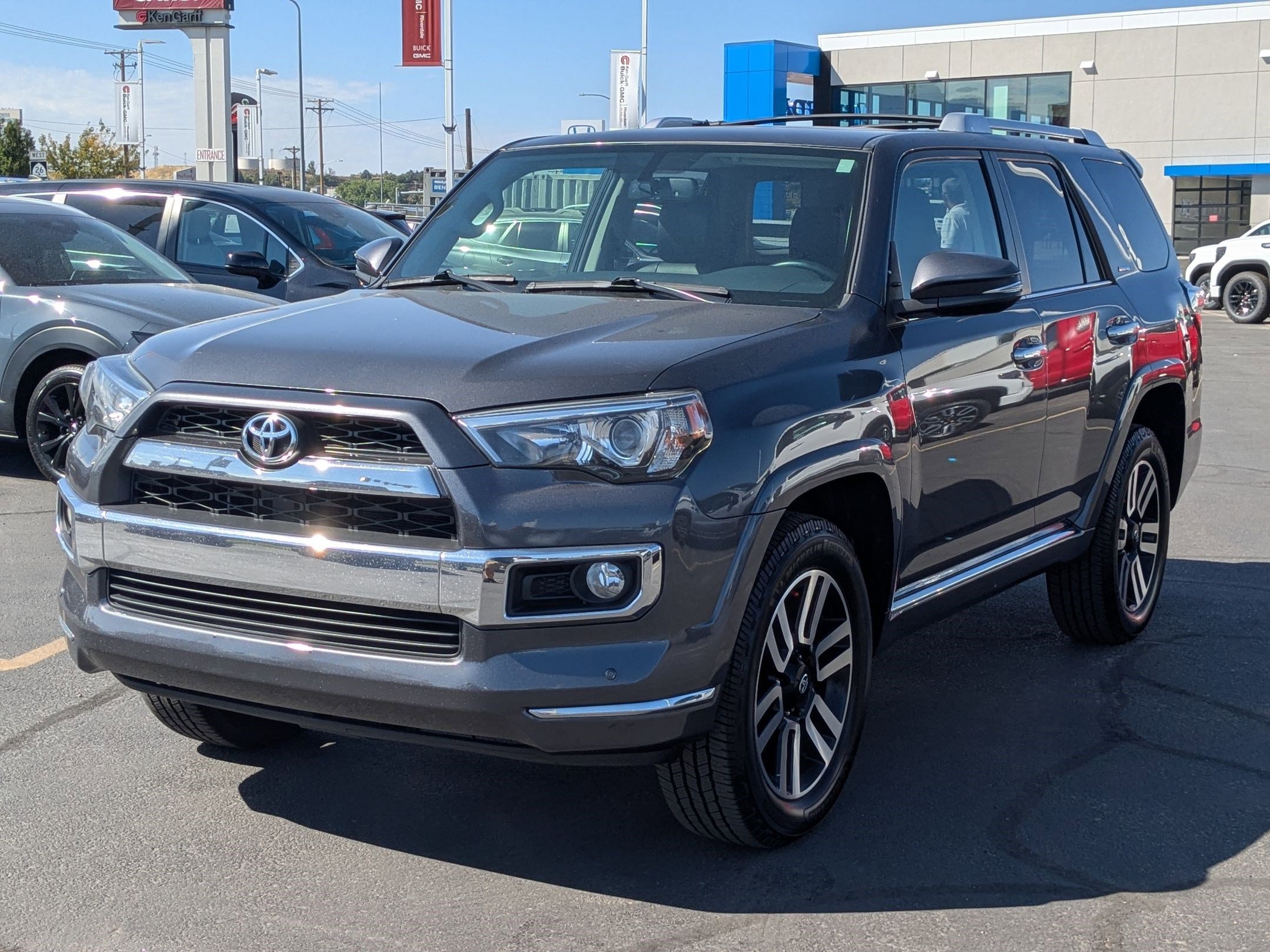 2016 Toyota 4Runner Limited photo 6