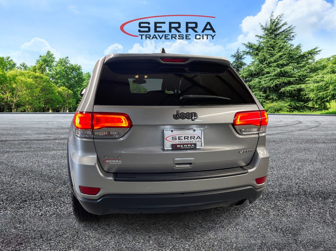 2014 Jeep Grand Cherokee Laredo photo 3