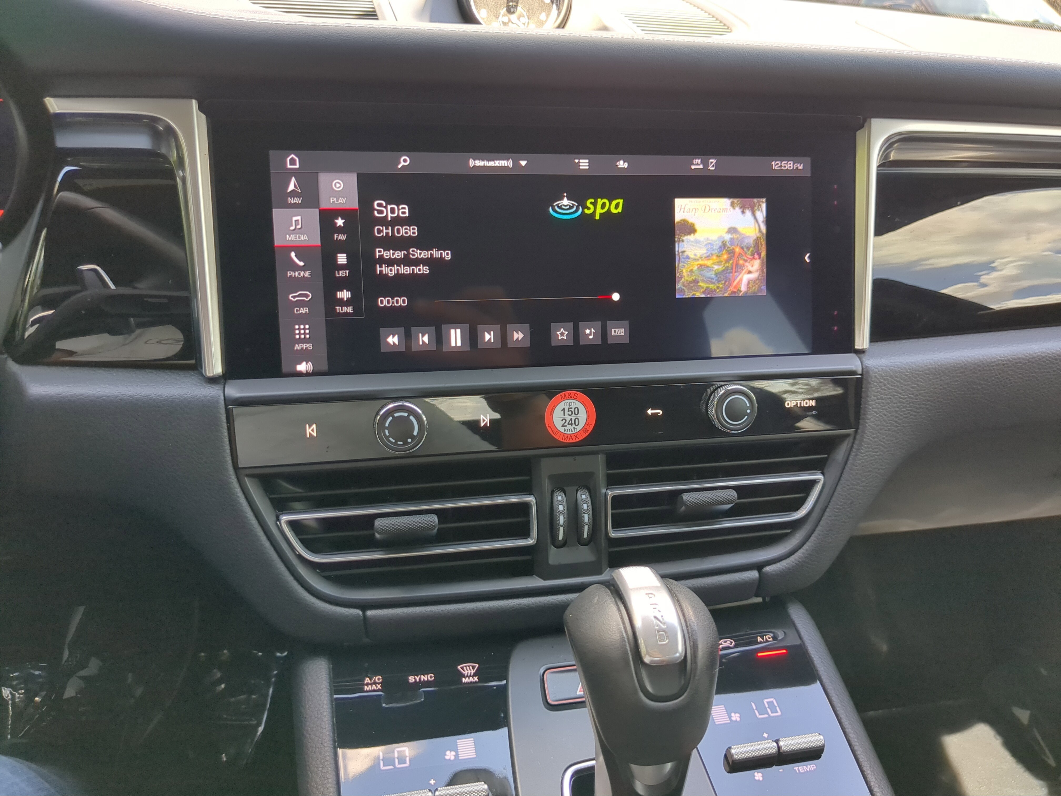 2024 Porsche Macan Base photo 11