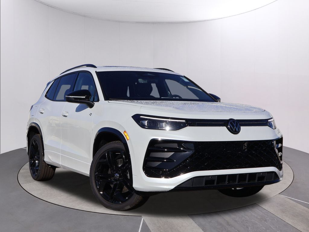 2026 Volkswagen Tiguan SE R-LINE BLACK's photo