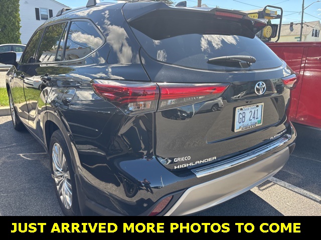 2023 Toyota Highlander Platinum photo 3