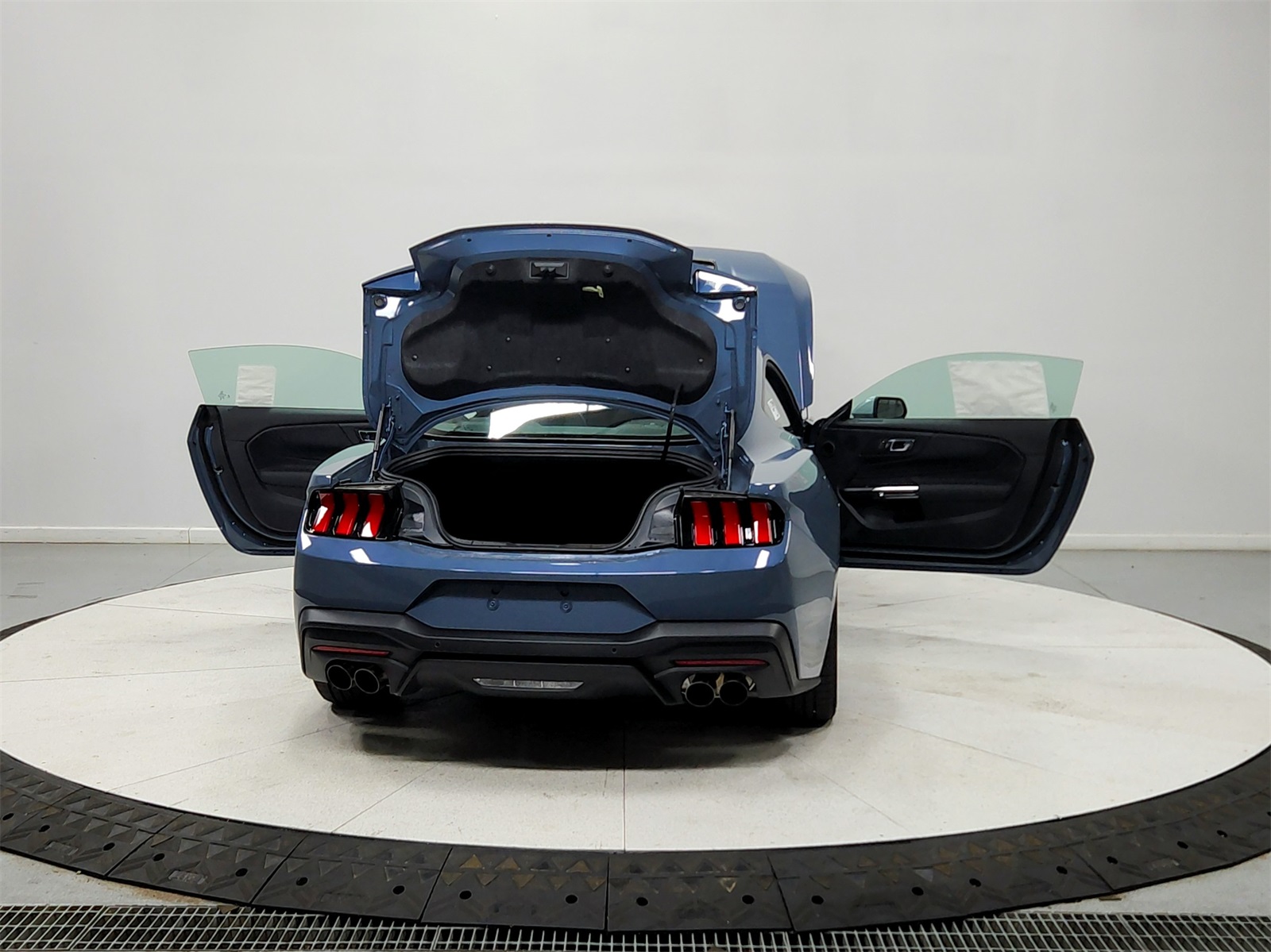 2025 Ford Mustang GT Premium photo 14