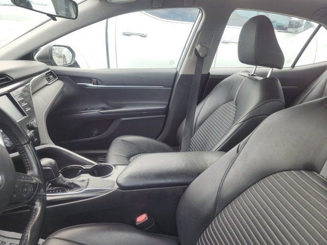 2019 Toyota Camry SE photo 11