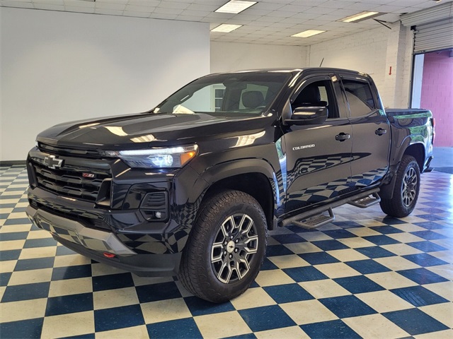 2023 Chevrolet Colorado Z71 photo 3