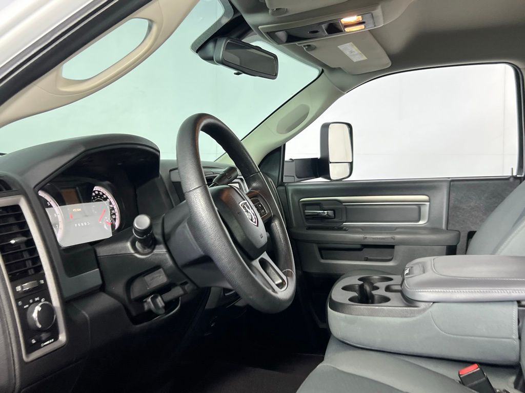 2016 Ram 3500 Tradesman photo 17