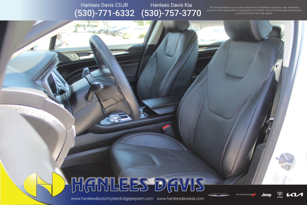 2020 Ford Fusion Hybrid Titanium photo 9
