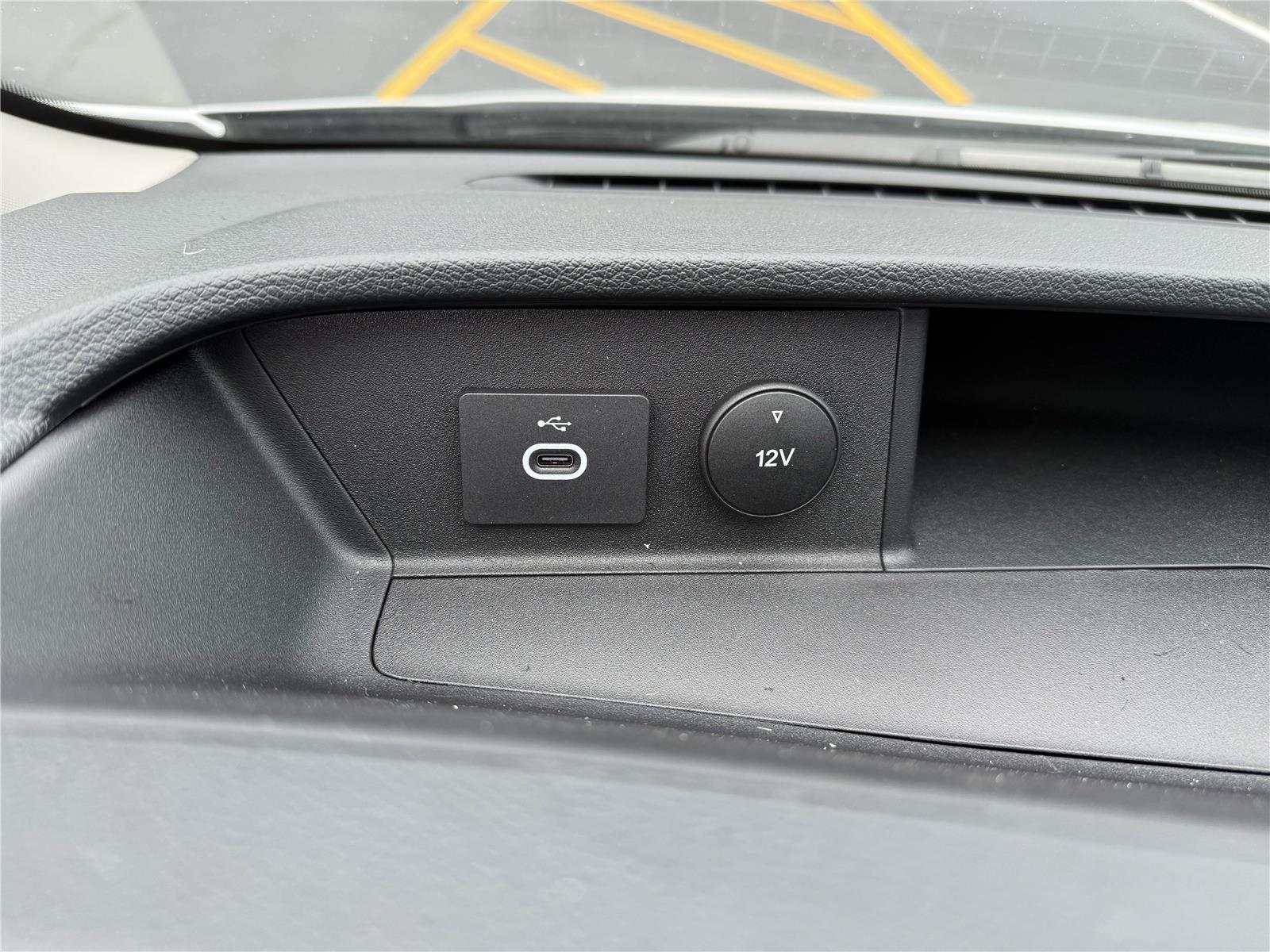 2025 Ford Transit Cargo Van photo 11